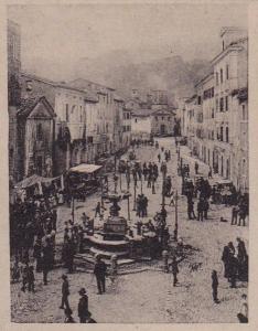 piazza con chiesa gonfalone